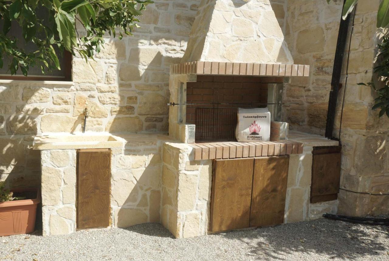 Villa Aspasia With Private Jacuzzi - Oasis Resort Kokkinos Pirgos Exteriér fotografie