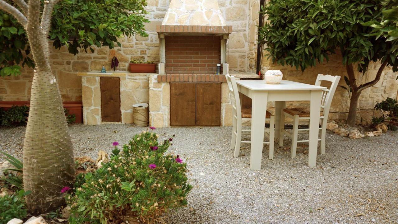 Villa Aspasia With Private Jacuzzi - Oasis Resort Kokkinos Pirgos Exteriér fotografie