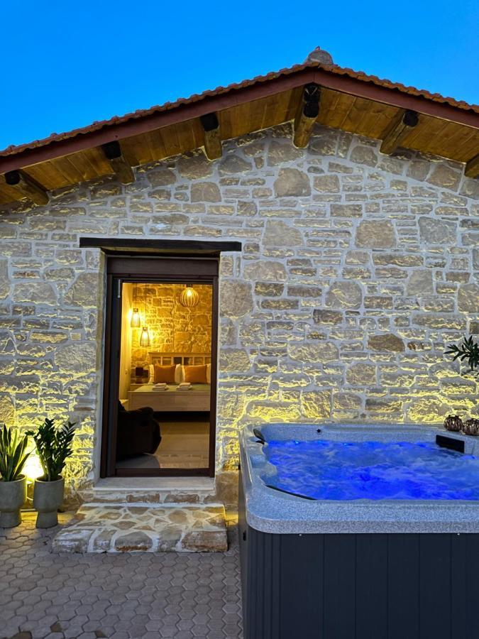 Villa Aspasia With Private Jacuzzi - Oasis Resort Kokkinos Pirgos Exteriér fotografie