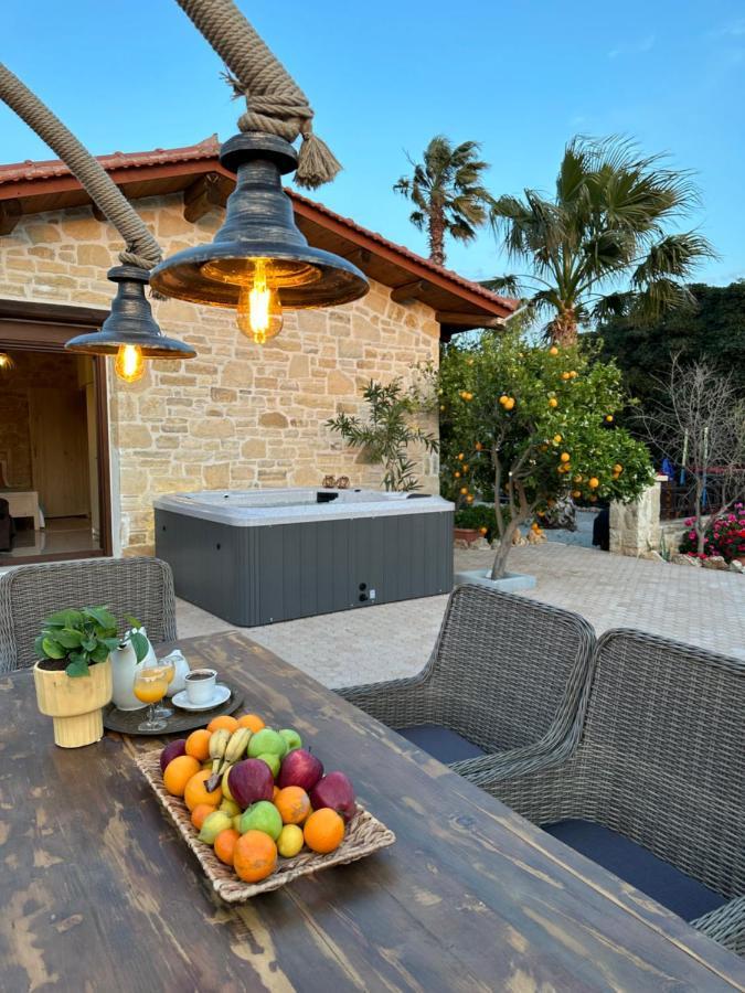 Villa Aspasia With Private Jacuzzi - Oasis Resort Kokkinos Pirgos Exteriér fotografie