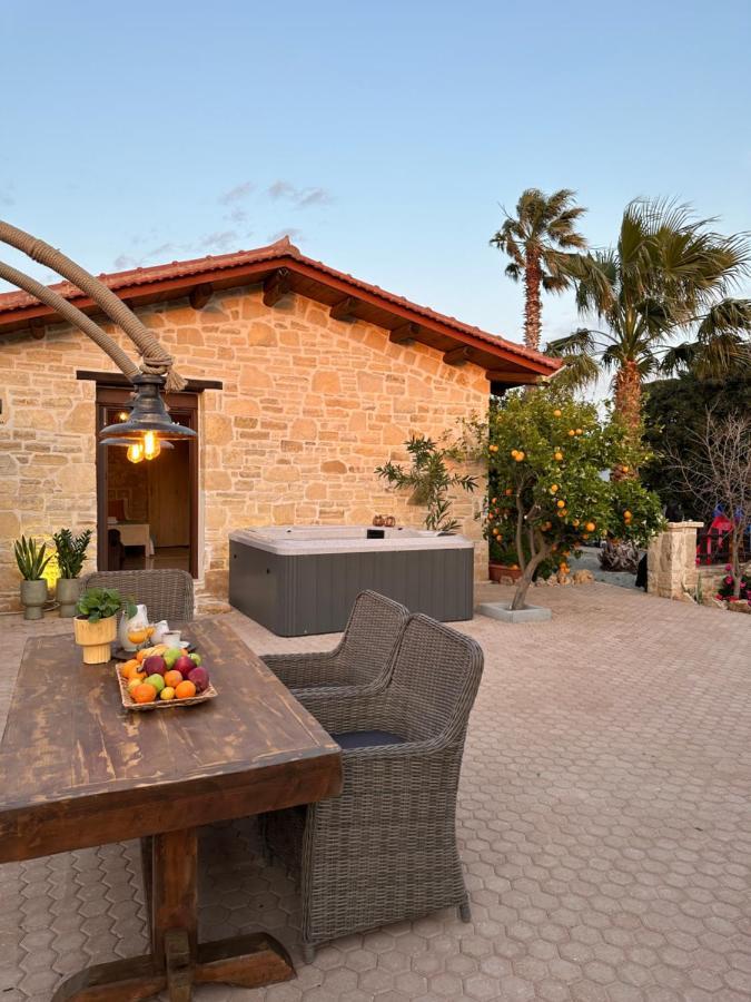 Villa Aspasia With Private Jacuzzi - Oasis Resort Kokkinos Pirgos Exteriér fotografie