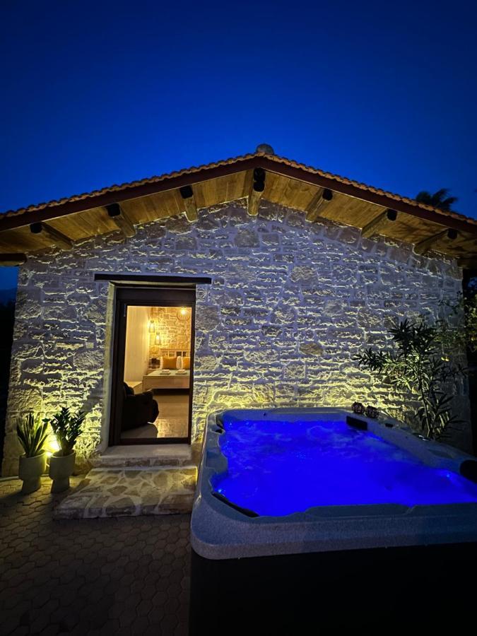 Villa Aspasia With Private Jacuzzi - Oasis Resort Kokkinos Pirgos Exteriér fotografie